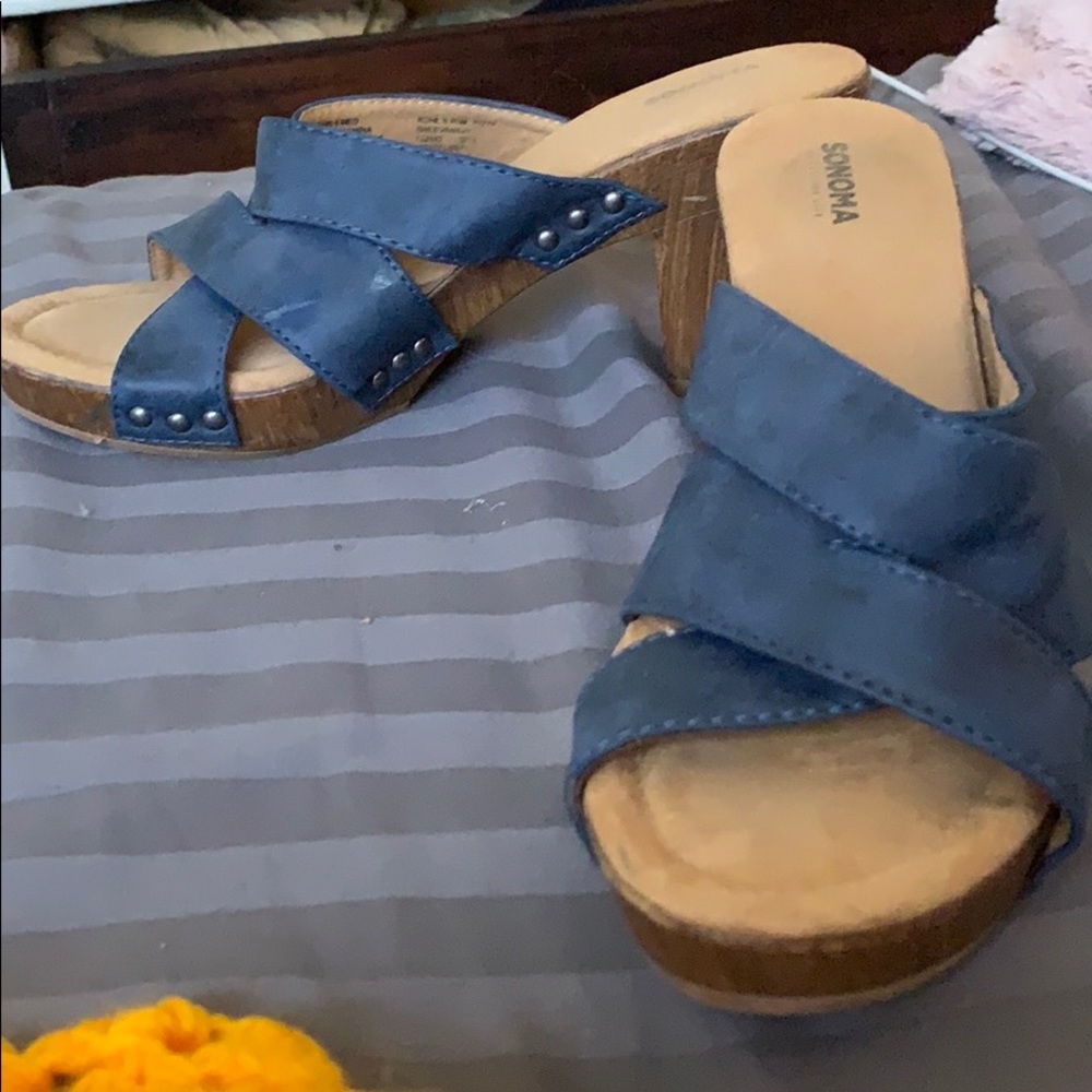 Sonoma Short Chunky Wooden Heels